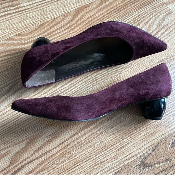 𝅺Stuart Weitzman Suede Heels - Picture 1 of 16